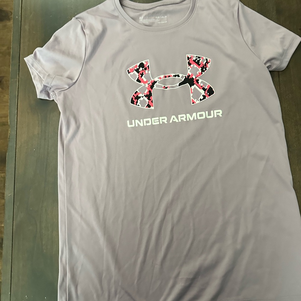 Under Armour Lavender Tee with Patterned Logo